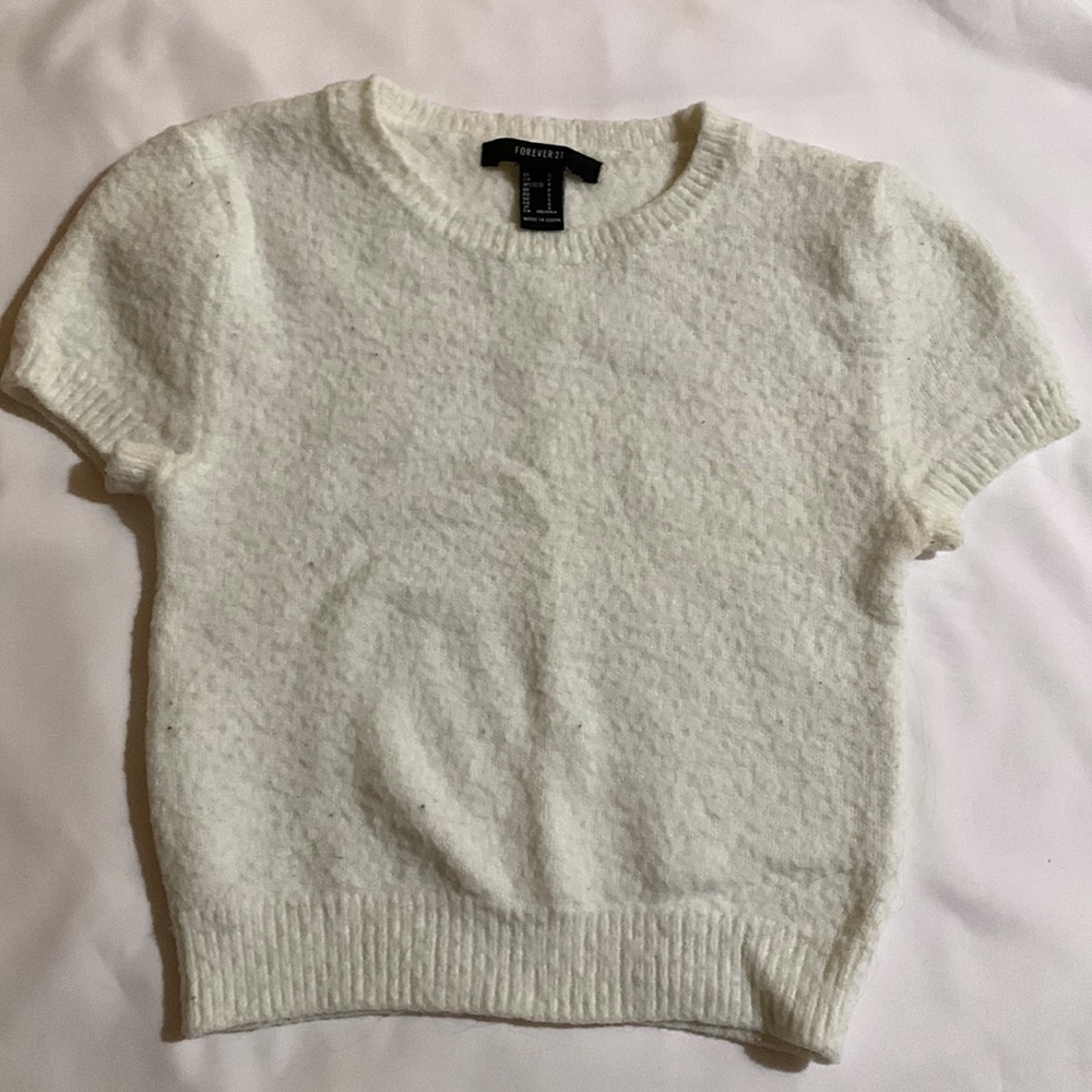 Small Cropped Fuzzy Tee!